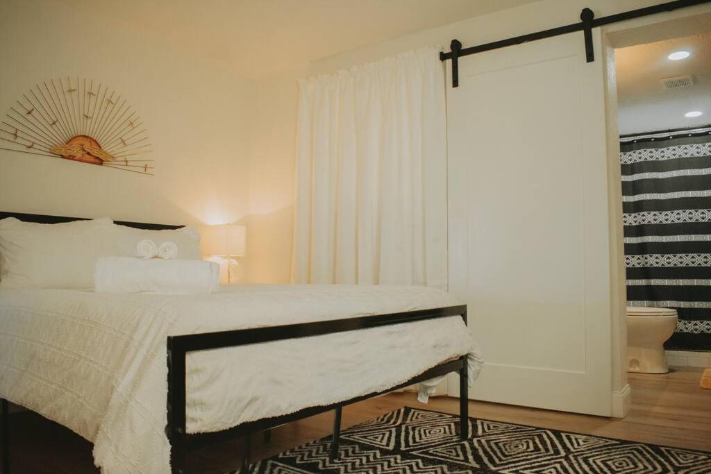Villa Casa Charleston-3Br-2Bath-Hot Tub-Pet Friendly-No Pet Fees! Albuquerque Esterno foto
