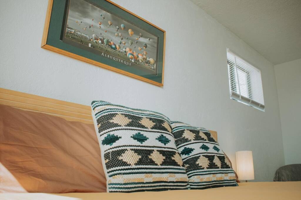 Villa Casa Charleston-3Br-2Bath-Hot Tub-Pet Friendly-No Pet Fees! Albuquerque Esterno foto