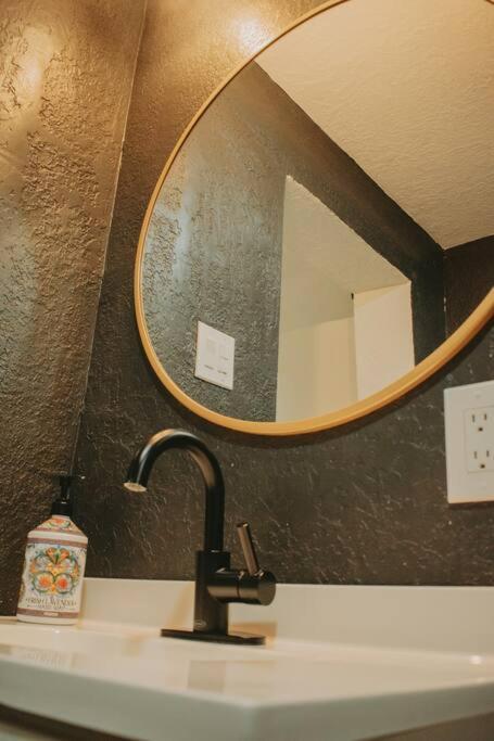 Villa Casa Charleston-3Br-2Bath-Hot Tub-Pet Friendly-No Pet Fees! Albuquerque Esterno foto